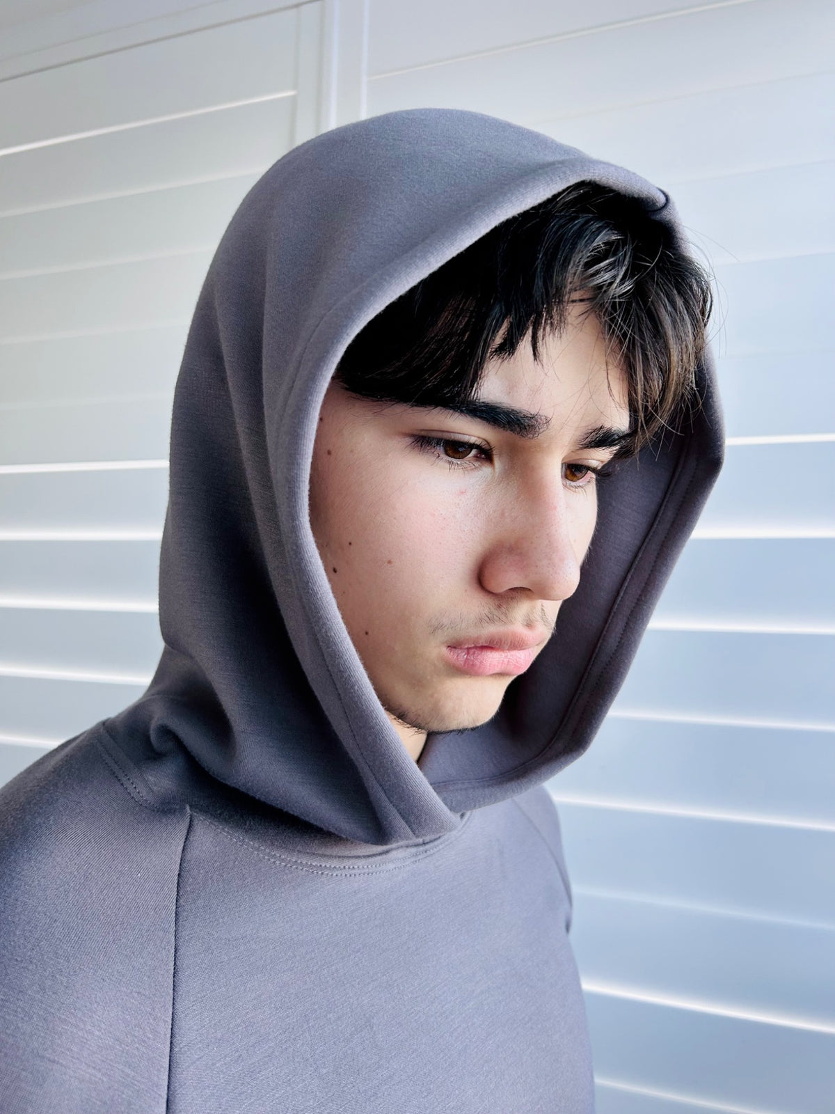 BIKINMOR Slim Fit Hoodie in Ecovero Cozy Stone Grey, hood detail